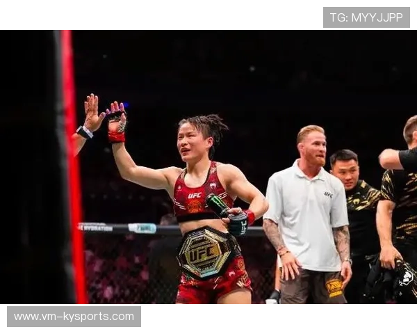 UFC国际格斗周：张伟丽一致判定击败对手，成功卫冕金腰带，ufc格斗张伟丽视频